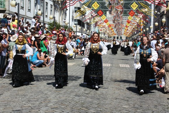 540275_271099466329326_601010398_n