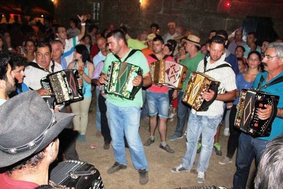 1098409_10202131564477151_36140567_n