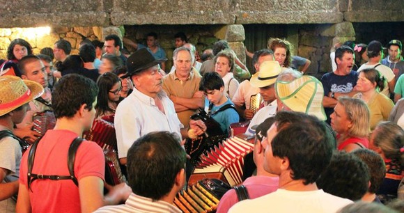 1236745_10202131559437025_264077052_n