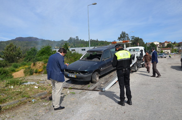 Grande operação de limpeza geral do espaço púb