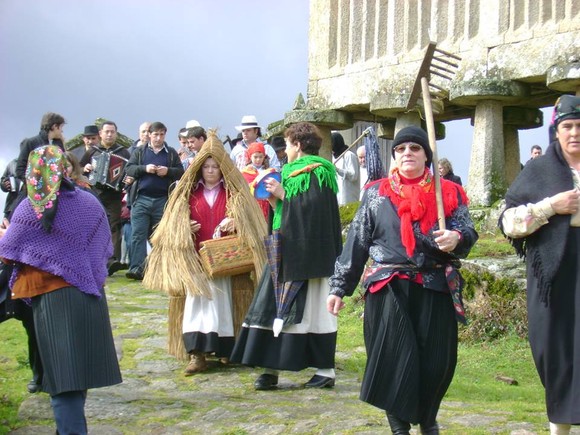 1688221_605836559502395_252478835_n