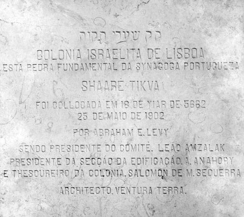 252625_407977882585603_1353679160_n