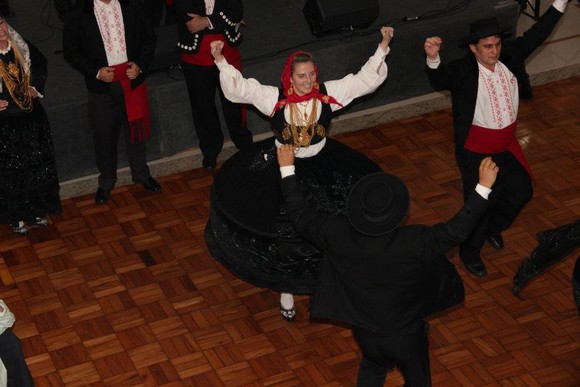 392965_251944008253388_50548168_n