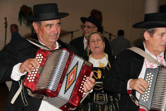 417500_251944258253363_1822594861_n