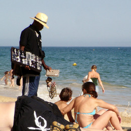 Vendedor de óculos de sol, Algarve (c) 2009