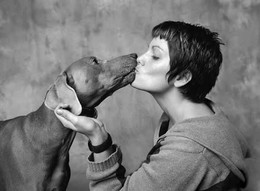 mulher-beijando-cachorro-petrede (1).jpg