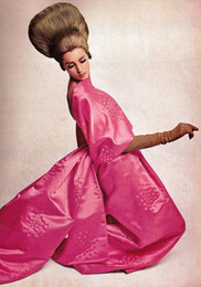 YSL 1966 vestdo geicha rosa.jpg