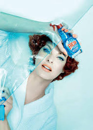 Moschino limpa vidros.jpg