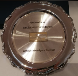 Salva de prata Simão Comenda.png