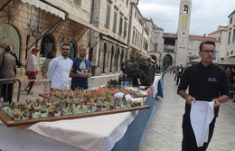 Stradun-Dubrovnok.jpg Stradun-Dubrovnok.jpg