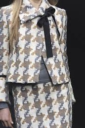 Jean Louis Scherrer tailleur.jpg