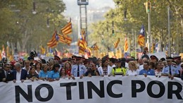 marcha-barcelona-contra-el-terrorismo-1920-2.jpg