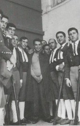Cantinflas e Grupo de Montemor.jpg