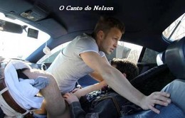 Uma copula gay no carro