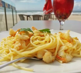 spaghetti-firenze-linguini-linguine-camarao-alho-sangria