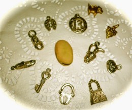 Tradicional brindes oferecidos nos Bolo Rei portug