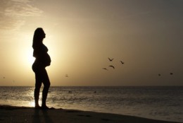 beautiful-young-pregnant-woman-in-beach-beautiful-
