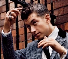 alex-turner-gq-magazine-september-2013-fashion-06.
