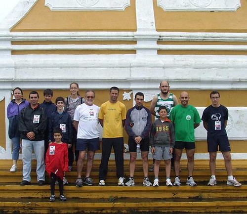 Os treze atletas presentes este ano...