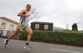 Excelente imagem do vencedor da prova...