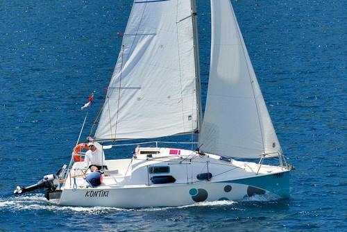 A elegante navegação do Kontiki, em solitário pelo Francisco Sousa-Kiko...