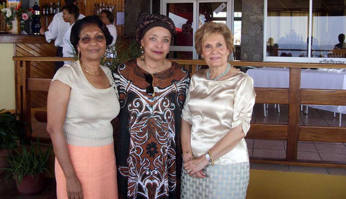Celina Pereira com as primeiras-damas de Cabo Verde e Portugal