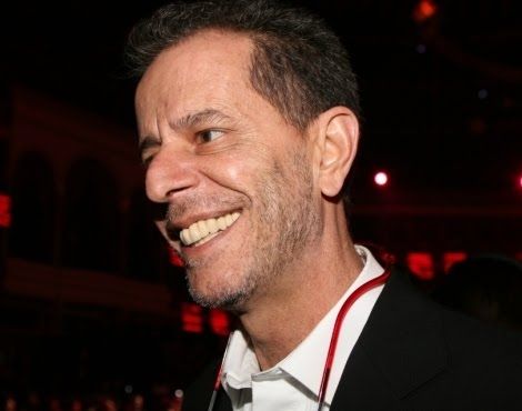 Uma imagem feliz de um homem que granjeou gostos...