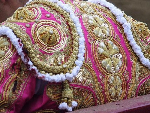 Um pormenor do bonito traje de Miguel Angel Perera...