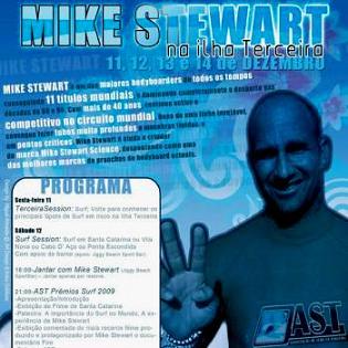 O campeoníssimo Mike Stewart estará na Terceira para defender as ondas...