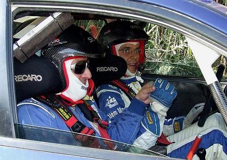 Ao lado do bi-campeão açoriano de ralis, após a última classificativa da tarde...