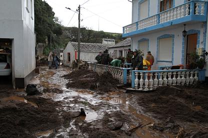 Desolador panorama de uma das artérias da freguesia...