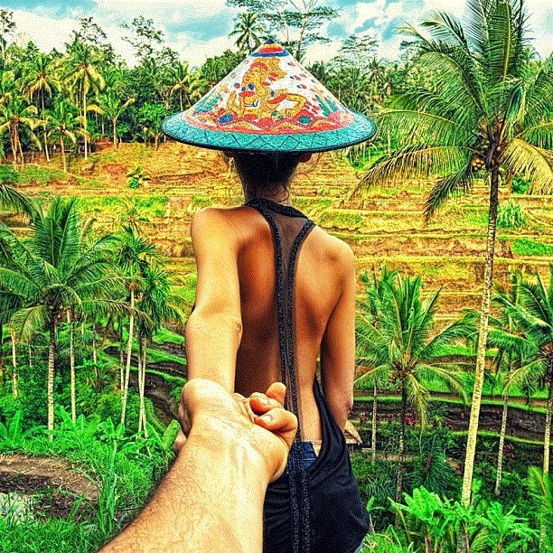 Photographer's Pictures Of His Girlfriend Leading Him Around The World Go Viral