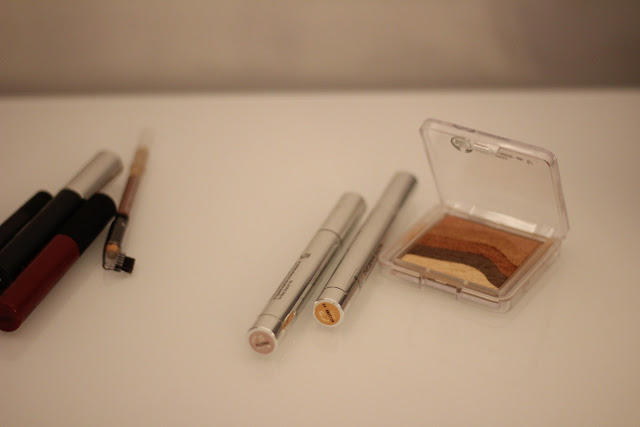 iluminador + corrector + the body shop + make up + maquiagem + make up festa + fim de ano iluminador + corrector + the body shop + make up + maquiagem + make up festa + fim de ano