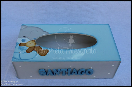 Cesta e caixa de toalhitas 