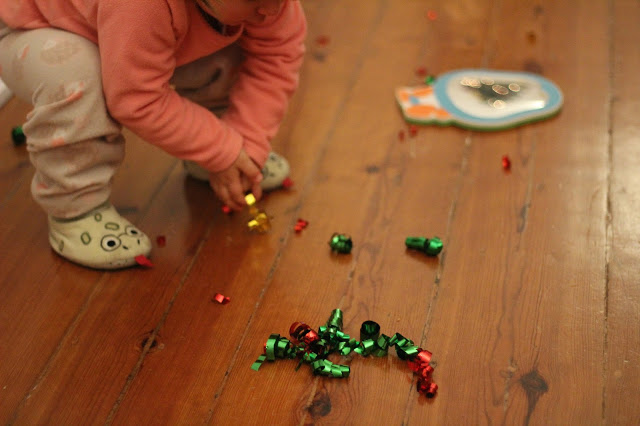 bolo + festa + velas + 2017 + passagem de ano + jantar + decoração de mesa + mesa de festa + docinho de açúcar + enfeites de bolos + table setting