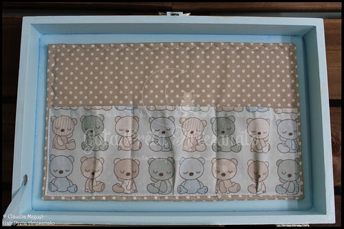 Fraldário, caixa de medicamentos, cesta, caixa para toalhitas, moldura e placa de porta 