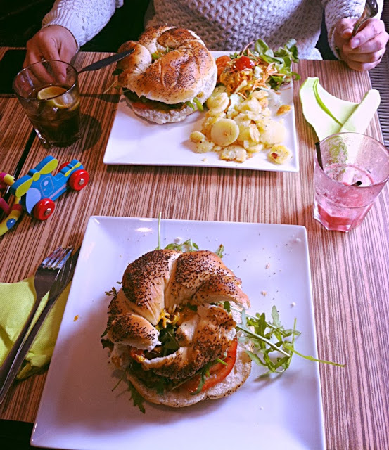 Bruxelas + locais para visitar em Bruxleas + Marolles + Ascenseur des Marolles + domingos em Bruxelas + o que fazer em bruxelas + bagels