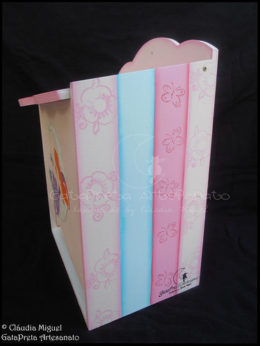 FraldÃ¡rio, cesta, moldura e placa de porta 