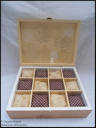 Caixa para 12 relógios, caixa de bijuteria e moldura 