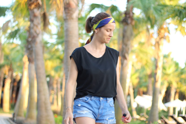 vidamar + férias em família + hotéis para famílias + férias no algarve + look de praia + estilo casual + looks zara + omnia + t-shirt preta + praia dos salgados + pôr do sol + praia + lenço na cabeça +roupas de verão