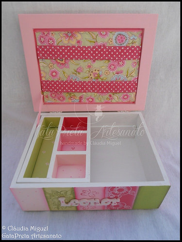 Fraldário, cesta, caixa recordações de bebé, caixa ganchinhos, moldura e placa porta Fraldário, cesta, caixa recordações de bebé, caixa ganchinhos, moldura e placa porta