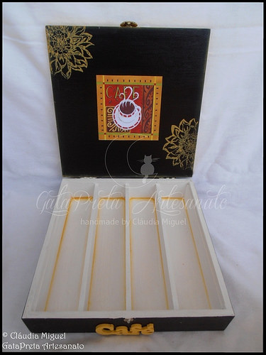 Caixa para cápsulas Delta Q e caixa para pacotes de açúcar 