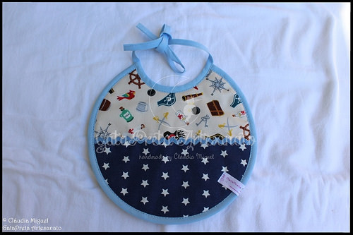 Babete e prendedor de chupeta 