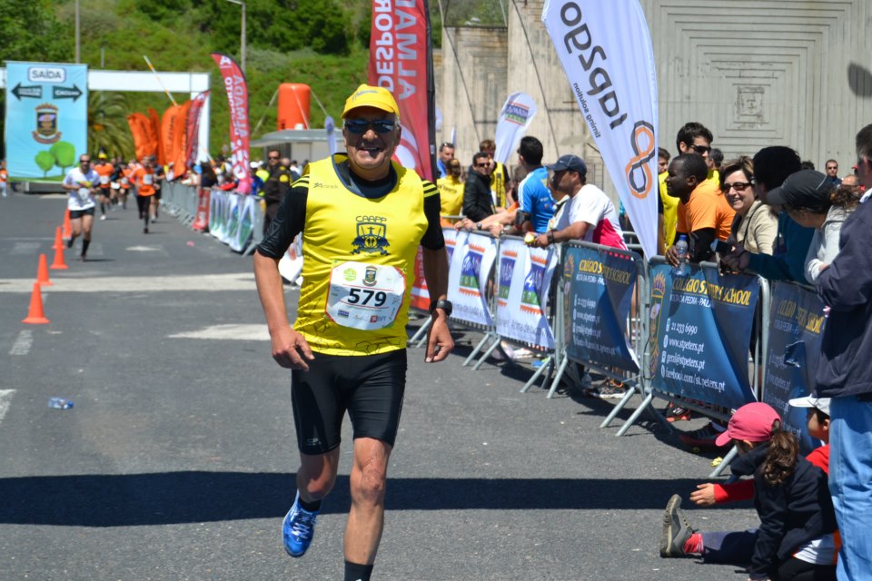 253391_136732916514431_638287393_n