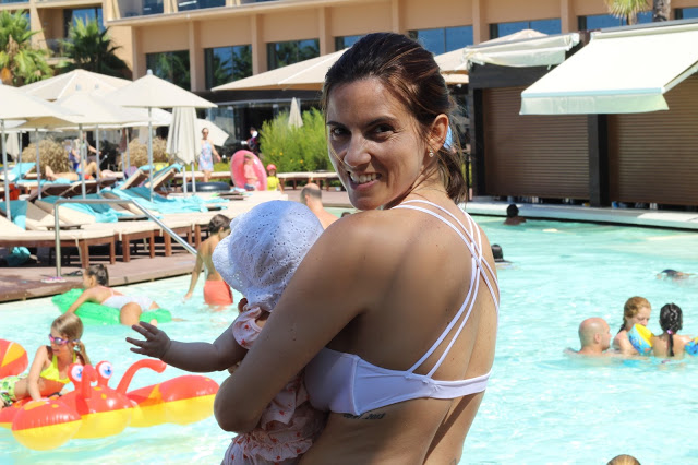 vidamar + hotéis para famílias + primeiras férias do bebé + piscina + calzedonia + woman secret + biquini + corpo pós-parto + amamentação 