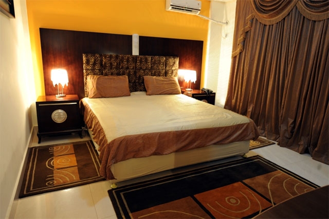 www.org-ritz.com/hoteis/roma-huambo/o-hotel