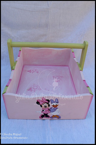 Cesta, caixa para ganchinhos e moldura 