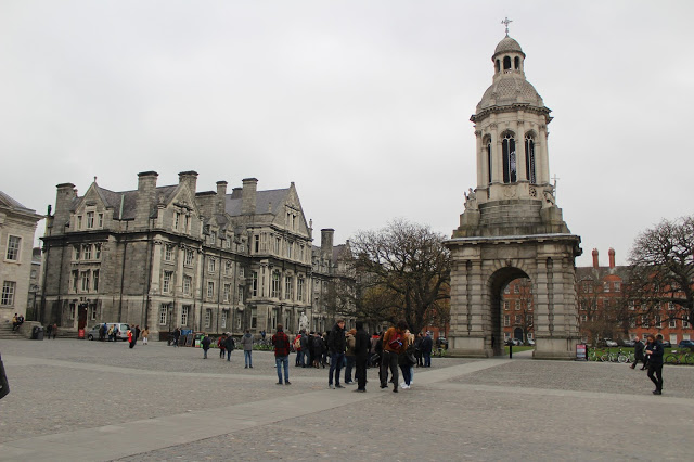 dublin + universidade + trinity college + estudantes + irlanda 