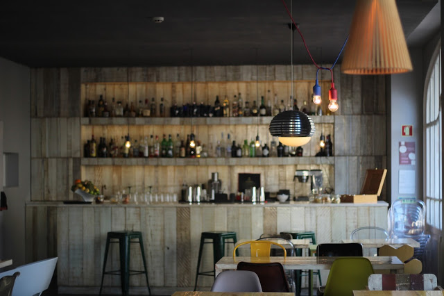 cadeiras + decoração + bar + bebidas + restaurantes + restaurante bastardo + rossio + restaurantes em lisboa