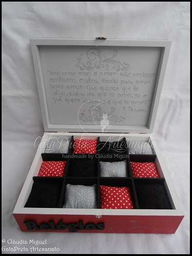 Caixa para 12 relógios 